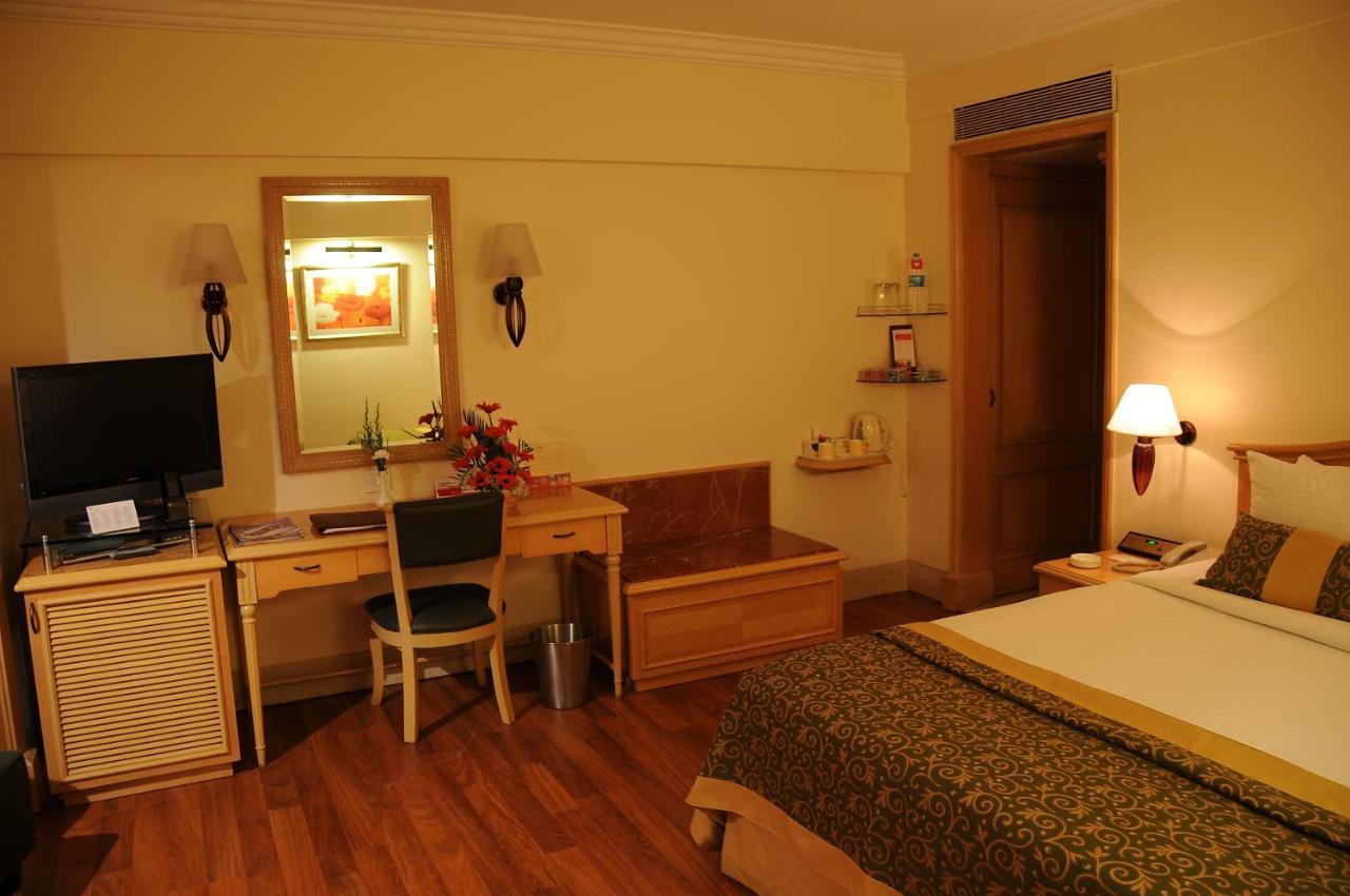 Hotel Ramada Plaza By Wyndham Palm Grove Bombay Exterior foto A room at the Taj Bengal