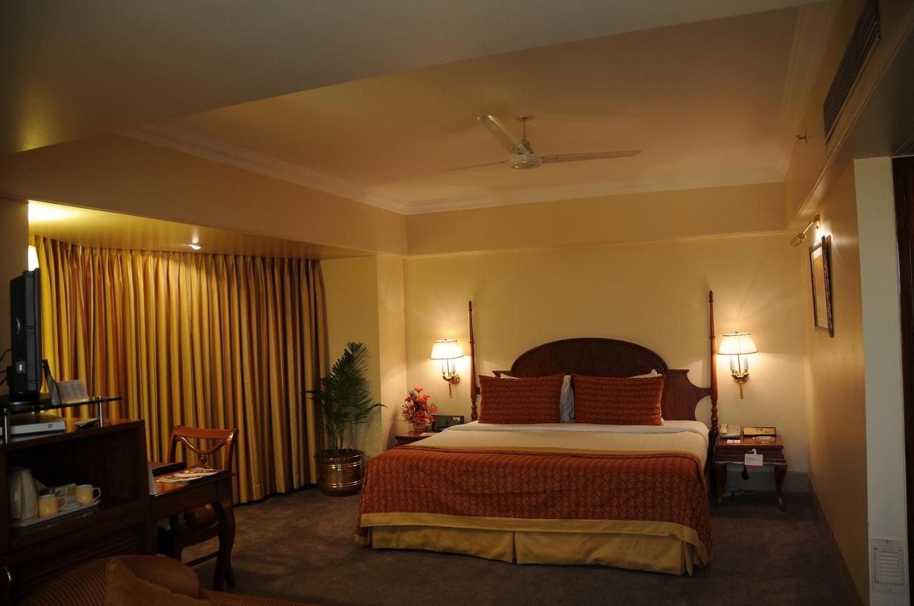 Hotel Ramada Plaza By Wyndham Palm Grove Bombay Exterior foto A room at the Taj Bengal