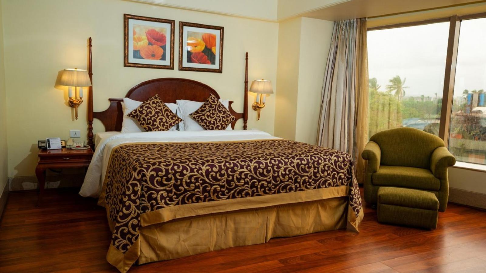 Hotel Ramada Plaza By Wyndham Palm Grove Bombay Exterior foto A bedroom at the hotel